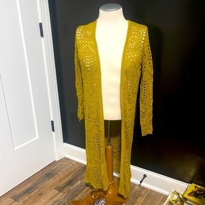 Super cute 70s vibe duster sweater!